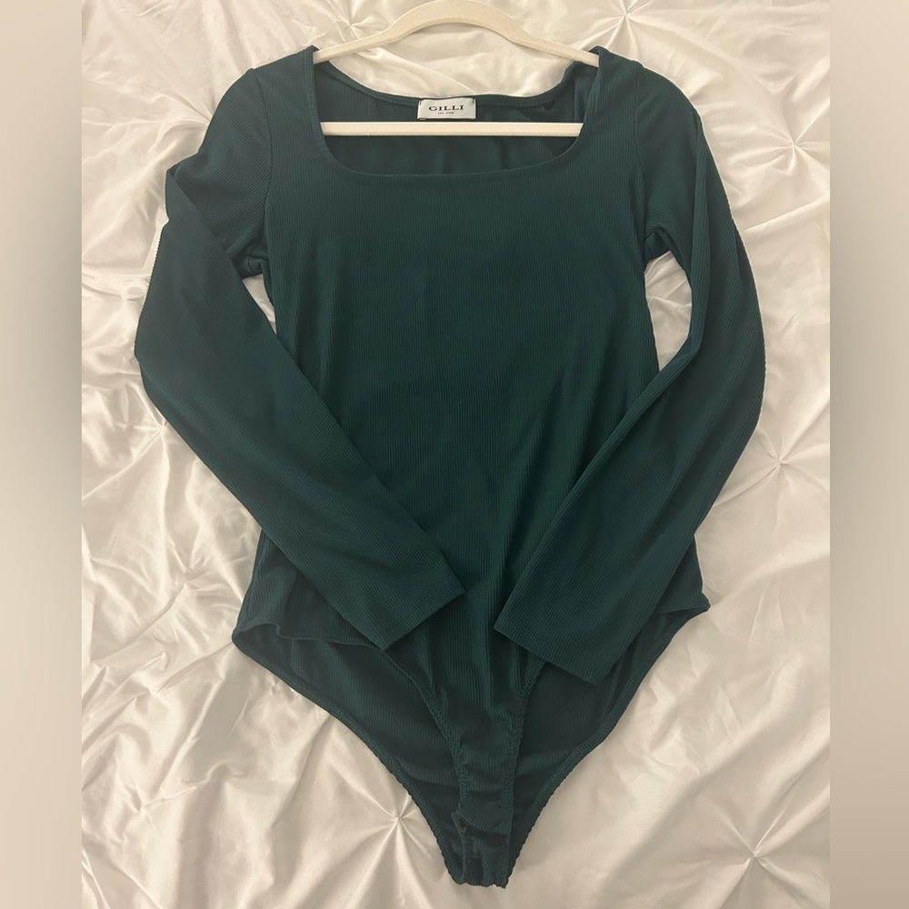 GILLI Dark Green Ribbed Large Bodysuit w/ Snap Closure